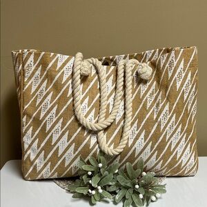 Manaola Hawaii “Po’Akolu” Burlap Bag